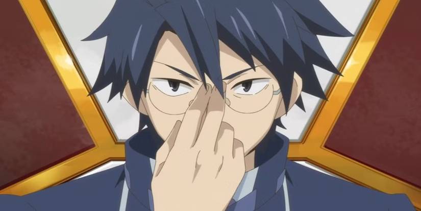 Shiroe adjusts his glasses in Log Horizon