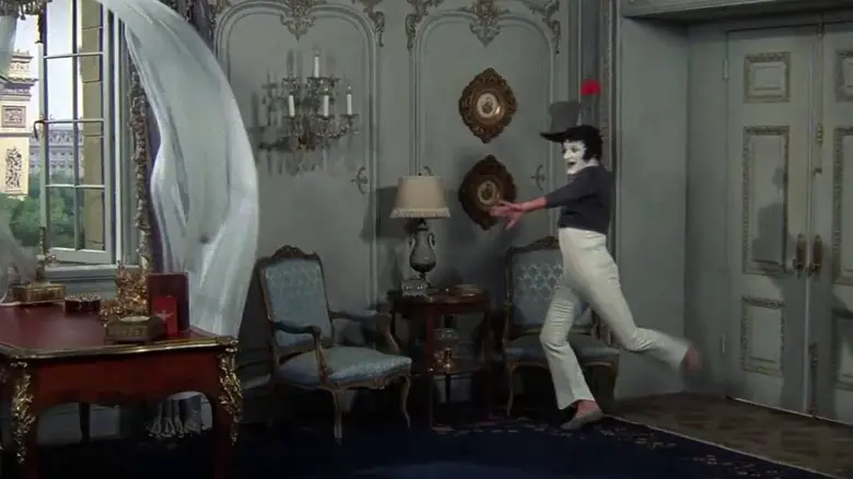 Marcel Marceau miming in a windy room in Silent Movie
