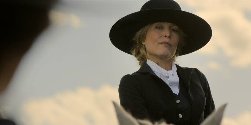 Gillian Anderson in The Abandons