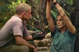 Apex: Charlize Theron Brilha em Novo Thriller de Sobrevivência - Apex