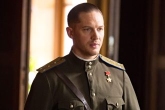 Tom Hardy e Guy Ritchie Surpreendem em MobLand 2