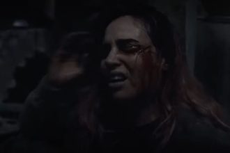 Evil Dead Burn: Trailer Revela Caos em Espaço Confinado - Evil Dead Burn