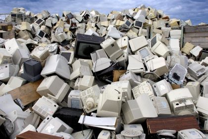 Desapegue de Gadgets Antigos: Reciclagem Sem Custo - reciclagem de gadgets