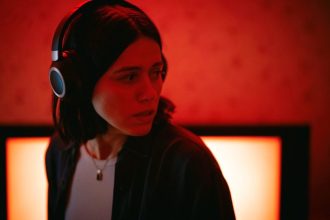 Undertone: O Filme de Terror que Está Deixando Todos em Suspense - Undertone