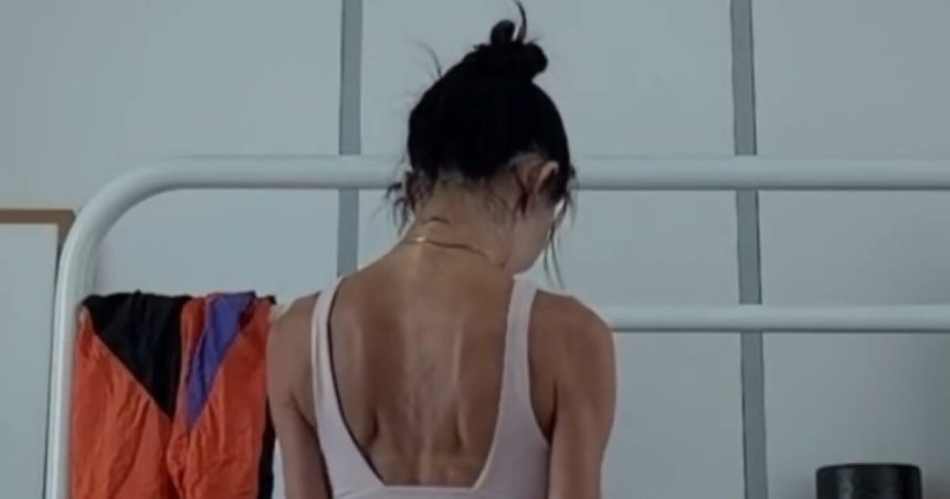 Yoon Hye Jin Impressiona com Músculos Definidos - Yoon Hye Jin