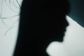 Ado Fala Sobre Identidade Secreta e Música ‘Vivarium’ - Ado identidade secreta