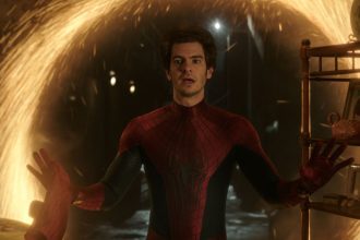 Homem-Aranha em cena da série do Prime Video
