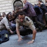 Zumbis em ação em uma série de TV