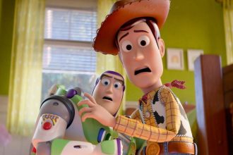 Tom Hanks como Woody em Toy Story