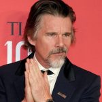 Ethan Hawke durante as filmagens de The Lowdown