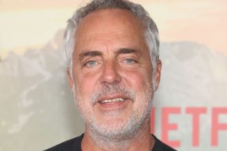 Titus Welliver em cena da nova série da Netflix