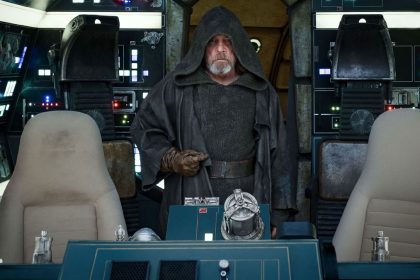 Star Wars logo com fundo espacial
