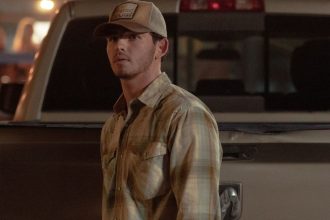 Cena do Dutton Ranch mostrando Beth e Rip