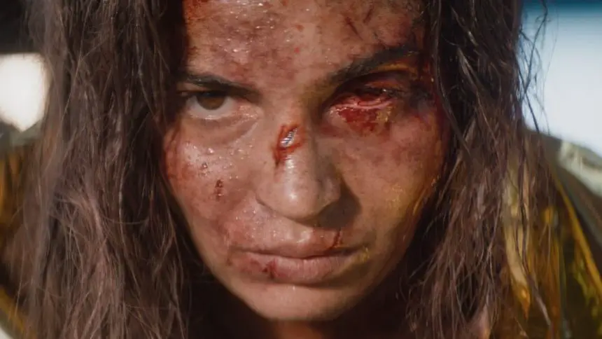 Pôster do filme Evil Dead Burn com elementos de terror e suspense.