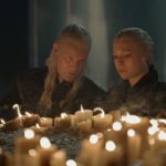 Ewan Mitchell interpretando Aemond Targaryen em House of the Dragon.