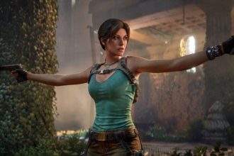 Alix Wilton Regan como Lara Croft em Tomb Raider: Legacy of Atlantis