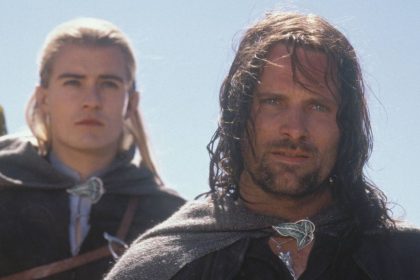 Capa de 'O Senhor dos Anéis' e outros livros de fantasia