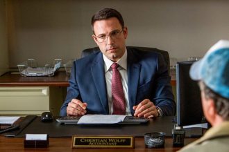 Ben Affleck em cena de The Accountant