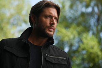 Jensen Ackles como Russell Shaw em Tracker