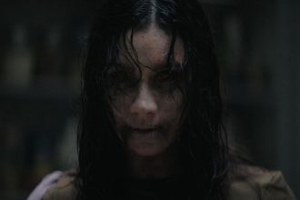 Cena do filme Evil Dead Burn