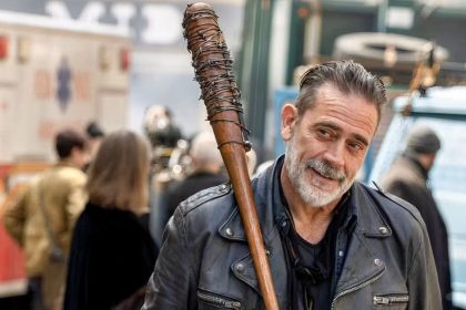 Negan de The Walking Dead com seu bastão Lucille