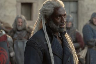 Corlys Velaryon Enfrenta Desafios Mortais em House of the Dragon - Corlys Velaryon