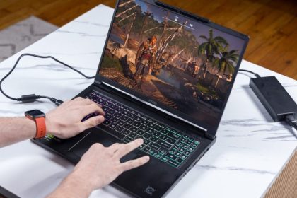 MSI Crosshair 16: O Laptop Gamer Econômico de 2026 - MSI Crosshair 16