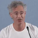 CEO da Palantir Alerta sobre IA e Resultados Financeiros Surpreendentes - Palantir