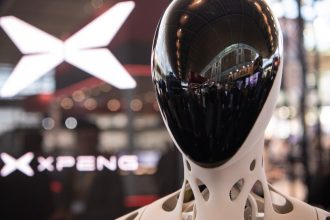 Robôs Humanoides: Aposta Bilionária da Xpeng na China - robôs humanoides
