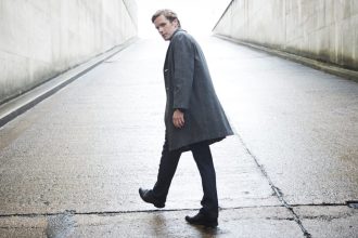 Séries Prequelas Revelam Segredos de Sherlock e Poirot - séries prequelas