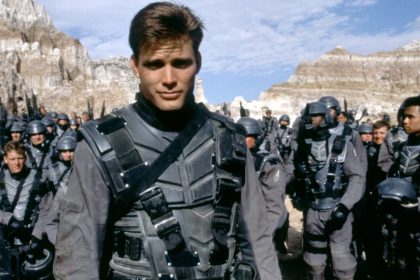 Trump Revela Uniformes da Força Espacial Inspirados em Star Wars - uniformes Força Espacial