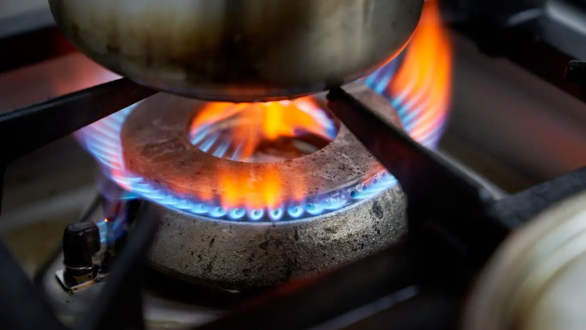 Poluição em Cozinhas Comerciais: Impacto dos Fogões a Gás - poluição em cozinhas comerciais